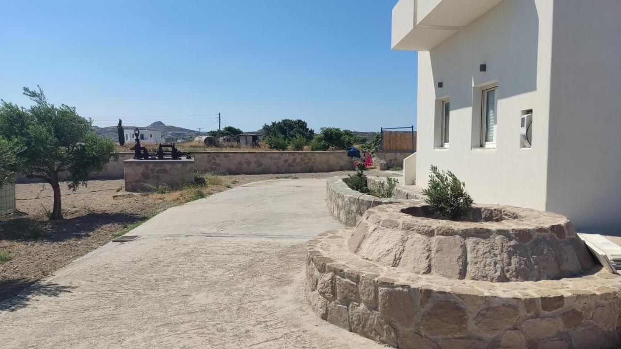 Theasis Apartments Adamantas  Dış mekan fotoğraf