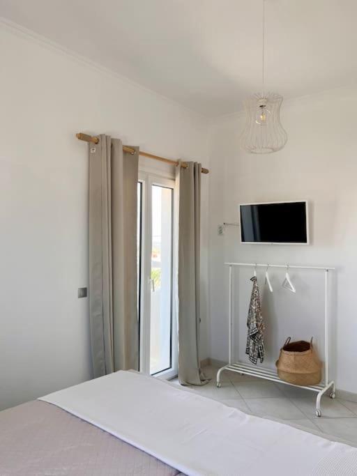 Theasis Apartments Adamantas  Dış mekan fotoğraf